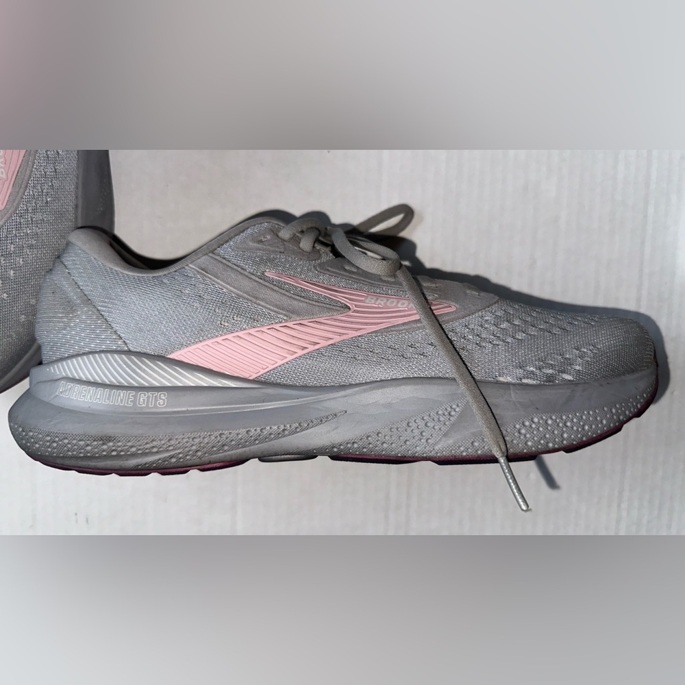 Brooks Adrenaline GTS 24 Running Shoes Gray Pink Women's 11.5 2A‎ NARROW